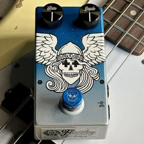 Flattley Boutique Effects Pedals Guitar Platinum Range - Bass Valkyrie Vintage Chorus Pedal