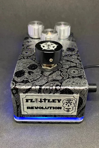 Flattley Guitar Pedals Revolution - Dynamic Overdrive Pedal 2018 Black/Silver Skulls Blue LED Halo